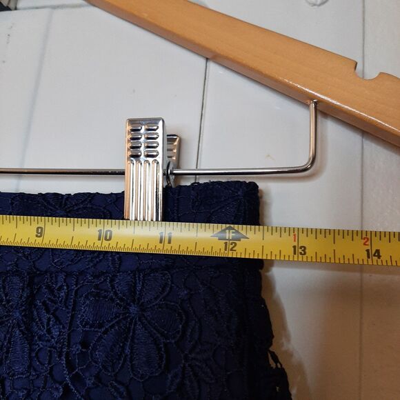 Uniqlo Skirt Navy Women Size XS Lace Overlay Pencil Straight Lined Zip Closure - Picture 3 of 9